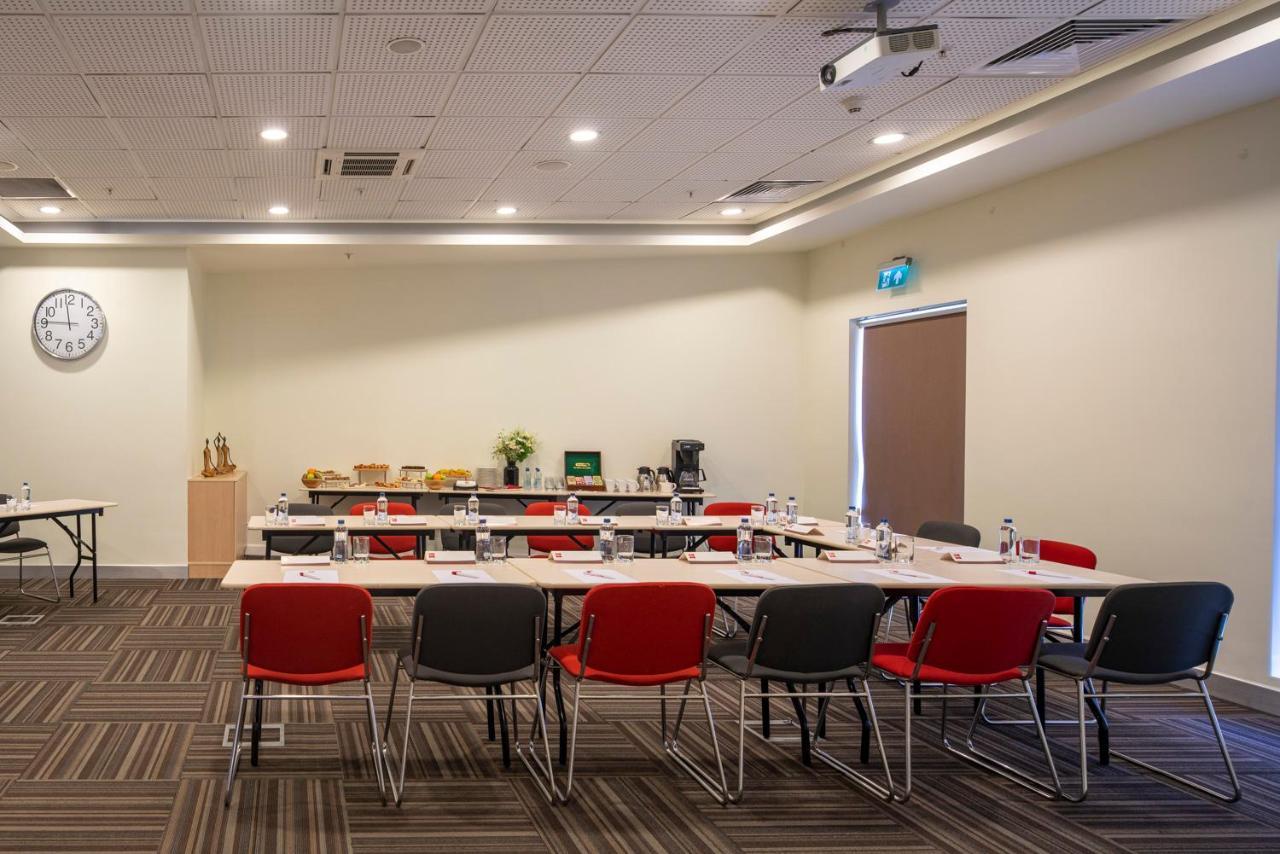 Отель Ibis Izmir Alsancak Экстерьер фото