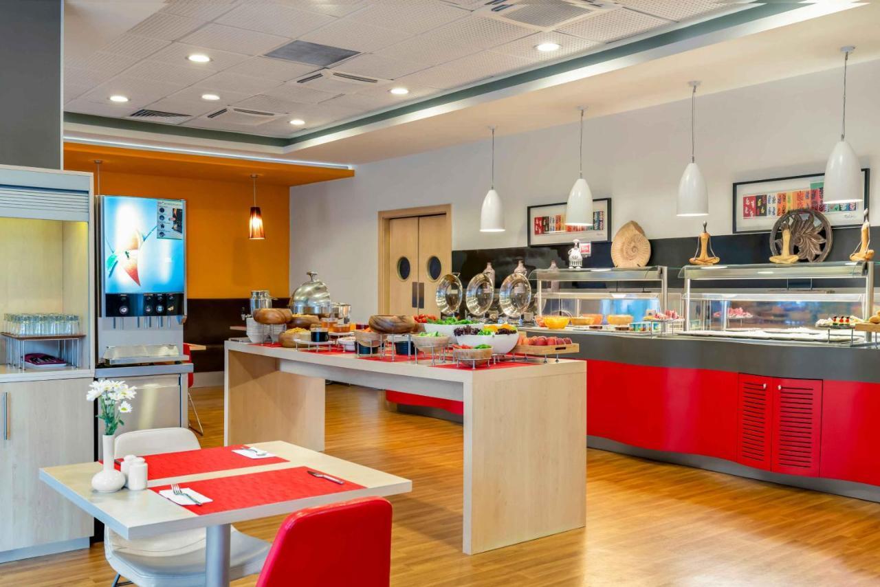 Отель Ibis Izmir Alsancak Экстерьер фото