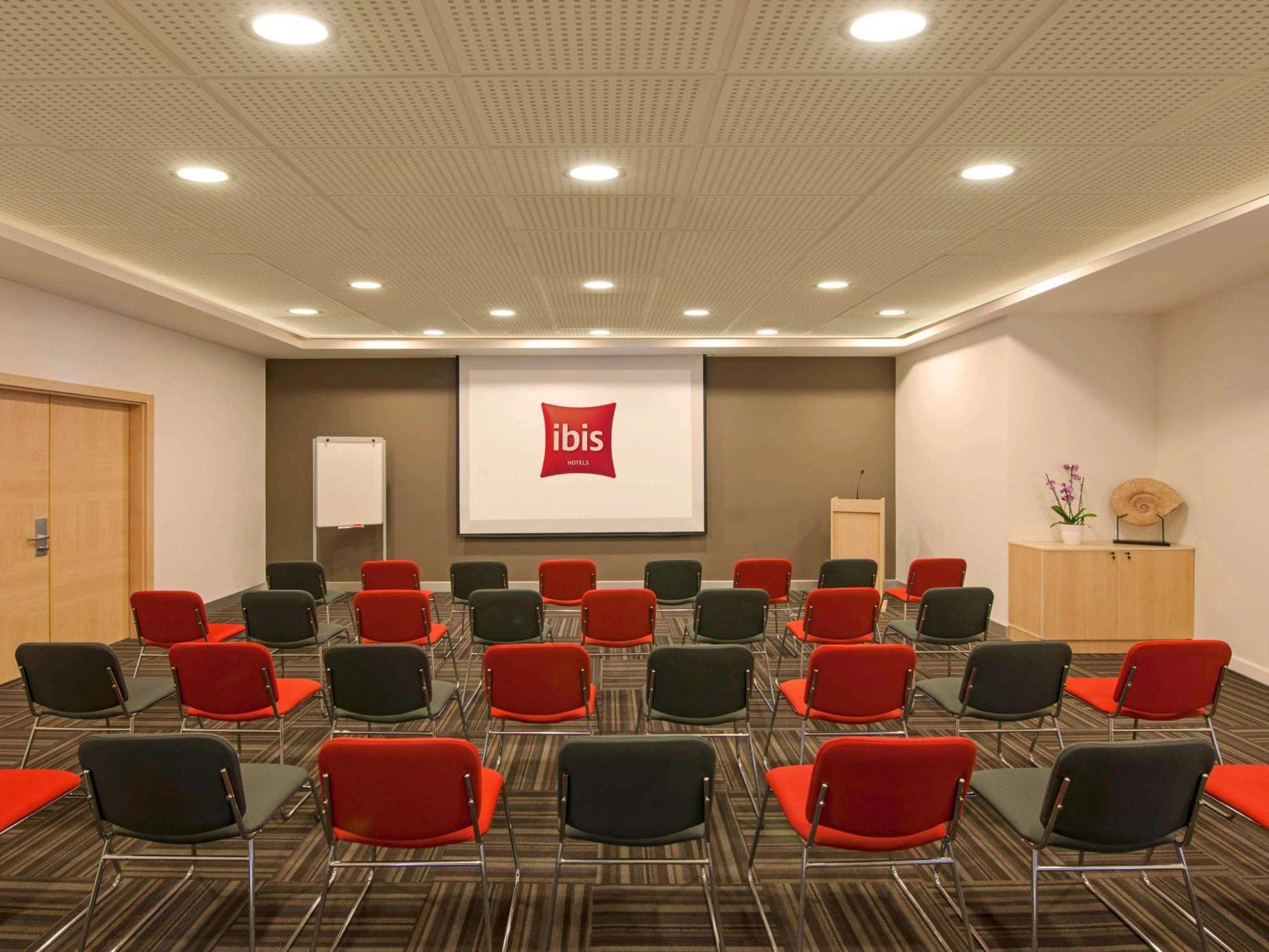 Отель Ibis Izmir Alsancak Экстерьер фото